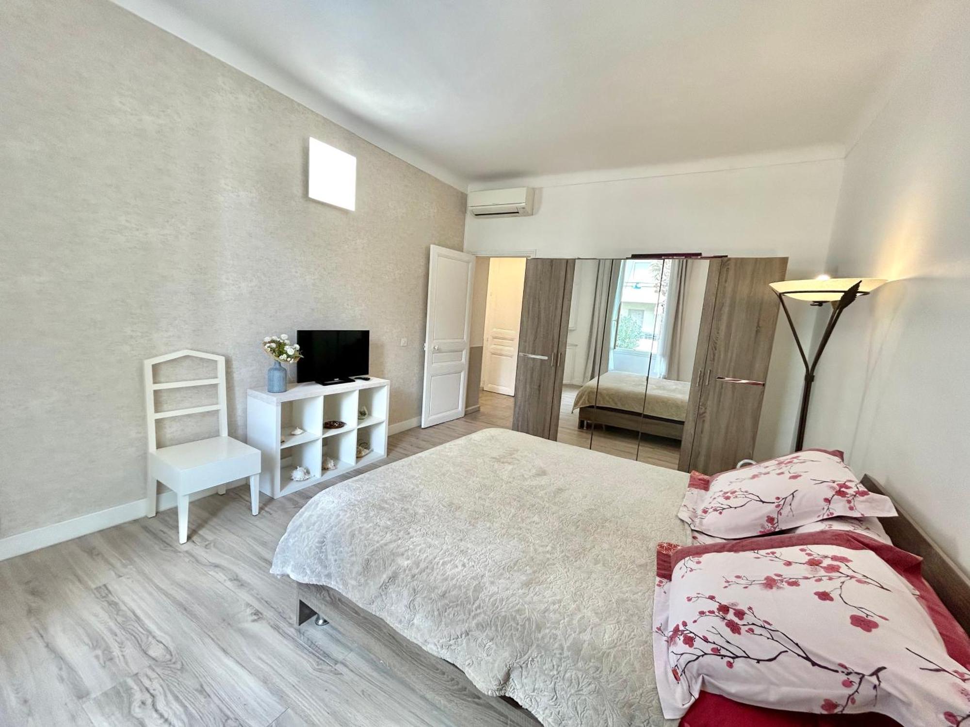Amiral Courbet Apartment Juan-les-Pins Exteriör bild